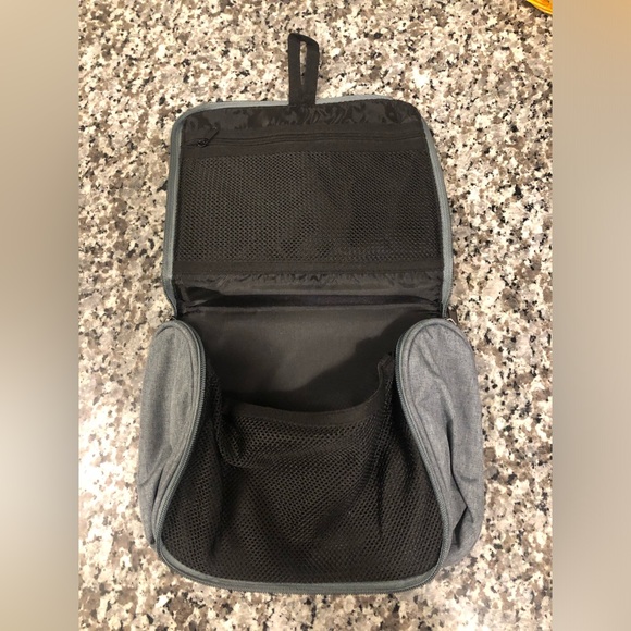 ❤️ Dermologica Travel Bag - Picture 4 of 5